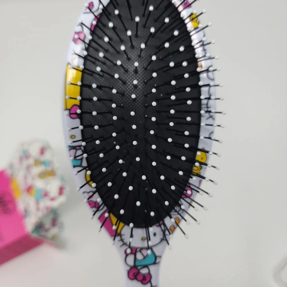Wet Brush Hello Kitty Limited Edition Detangler Brush
